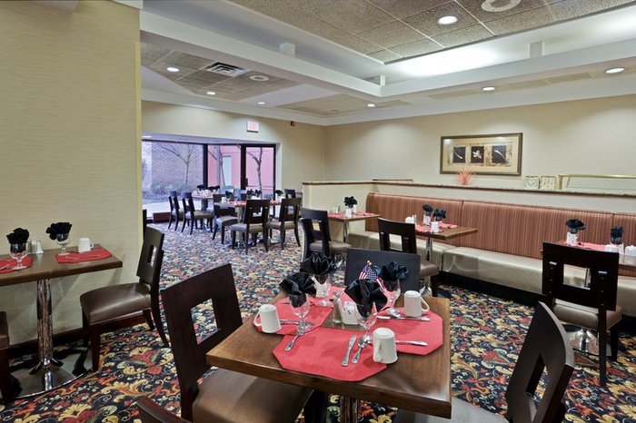  Profile Photos of Radisson Hotel Cleveland Airport West 25070 Country Club Boulevard - Photo 10 of 10