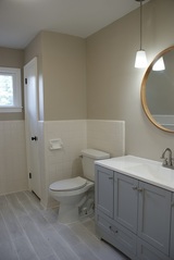 Refinished Bathroom, We Buy Houses In Bama, Huntsville