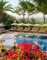 Enjoy an almost endless view over the hills of Son Vida while resfreshing yourself in our pool. Castillo Hotel Son Vida C/Raixa 2, Urbanization Son Vida 