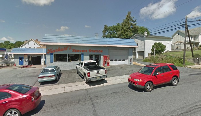 Your One Stop Auto Repair Shop for all your Auto Services in Northampton, PA | Harharts Service Station, Inc Auto repair Shop photos Tour of Harharts Service Station, Inc 13 E 21st St - Photo 1 of 2