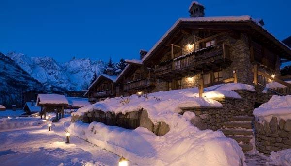 Amazing chalet in Courmayeur to enjoy the Italian side of the Alps Accomodations of Tarentaise Tours Route de Val d'Isère - Photo 7 of 8