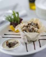 Prego - Porcini mushroom pie with truffle cheese fondue
