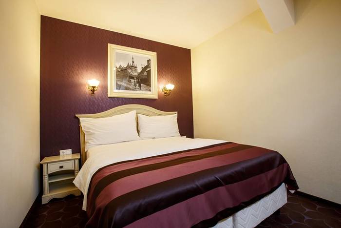 Guest Room at DoubleTree by Hilton Hotel Sighisoara - Cavaler Profile Photos of DoubleTree by Hilton Hotel Sighisoara - Cavaler 6 Consiliul Europei St. - Photo 4 of 17