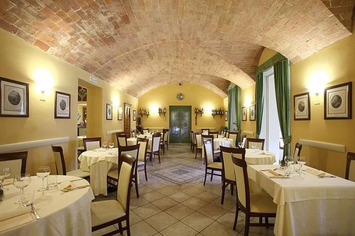  Restaurant Gli Orti di San Domenico of Hotel Chiusarelli Viale Curtatone, 15 - Photo 1 of 4