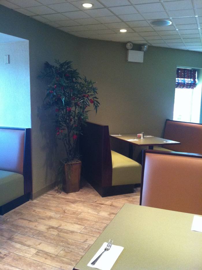  Profile Photos of Budget Inn & Suites / the Roasted Tomato Diner 320 Greentree Drive - Photo 7 of 12