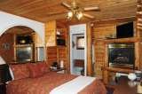 Typical Standard Queen room Heavenly Valley Lodge Bed & Breakfast 1261 Ski Run Blvd 