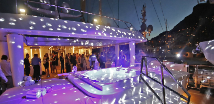  New Album of Dubai Yachts & Boat Rental - Easy Yacht Charter in Dubai Dubai, 00000 - Photo 4 of 7