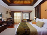  Holiday Inn Resort Phuket 52 Thaweewong Rd., Patong Beach 
