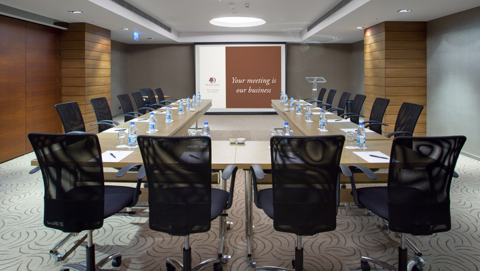 Meeting Room in DoubleTree by Hilton Hotel Istanbul - Old Town Stylish hotel in Istanbul's charming Old Town of DoubleTree by Hilton Hotel Istanbul - Old Town Beyazıt Mh., Ordu Cad. No:31 - Photo 15 of 21