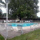  Maples Motel 4409 Cleveland Rd W 
