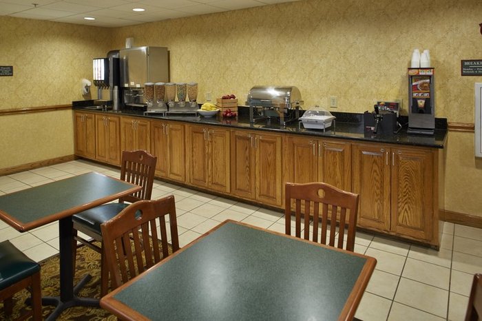  Profile Photos of Country Inn & Suites by Radisson, Columbia Airport, SC 2245 Airport Boulevard - Photo 3 of 7