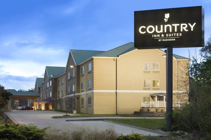  New Album of Country Inn & Suites by Radisson, Columbia, MO 817 North Keene Street - Photo 9 of 9